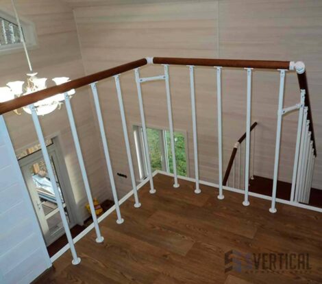 Образец Ограждения лестницы - Стандарт. Вид с второго этажа перила, лестница.